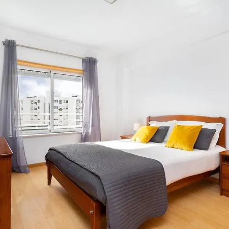 Lisboa, Cidade, Elegant With Air Cond, Free Wifi And Near Metro, By Ig דירה ליסבון