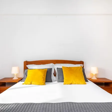 Lisboa, Cidade, Elegant With Air Cond, Free Wifi And Near Metro, By Ig Appartamento
