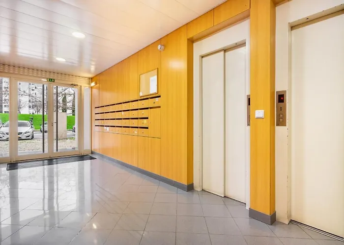 Lisboa, Cidade, Elegant With Air Cond, Free Wifi And Near Metro, By Ig * Lisboa